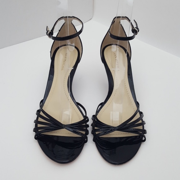 🔴SOLD🔴Ann Taylor patent leather wedge low heel sandal 8M - Picture 3 of 8